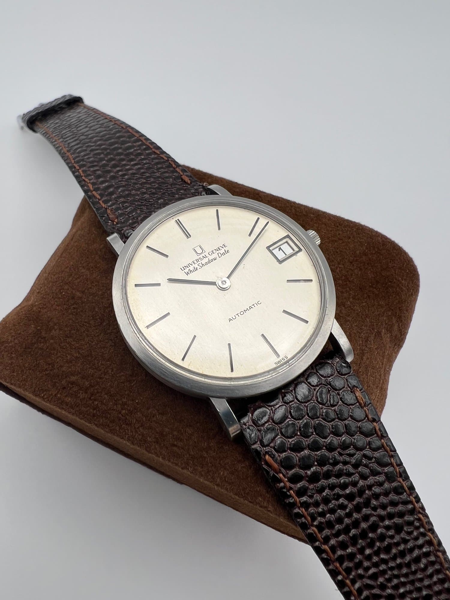 Universal Geneve White Shadow Date, 1970s