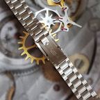 Omega bracelet: 1620, Broad Arrow